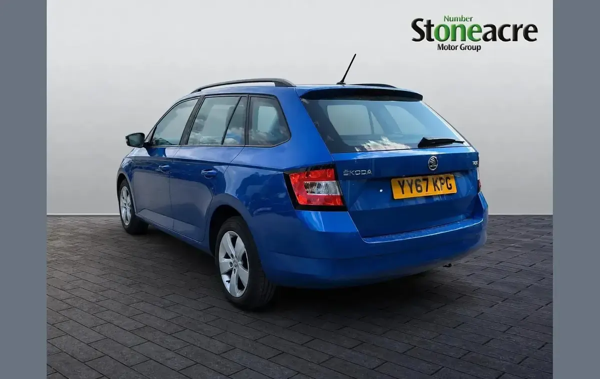 Used Skoda Fabia SE 94 HP (69 kW) 2017 Blue Estate