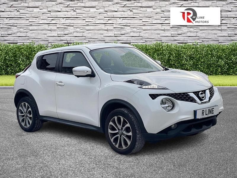 White Used 2016 Nissan Juke Tekna SUV | £6,895 (Fair price) - Image 1/3