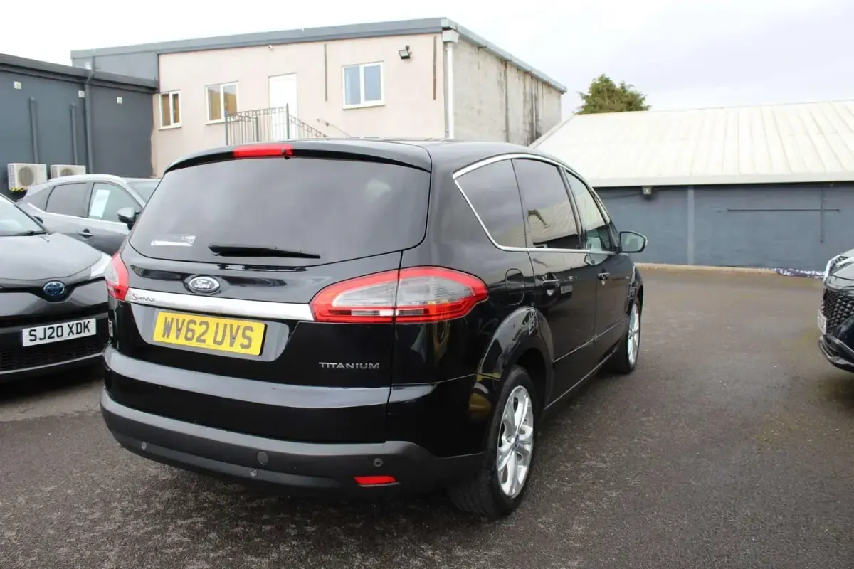 Begagnad Ford S-MAX Titanium 2012 Svart Minibuss