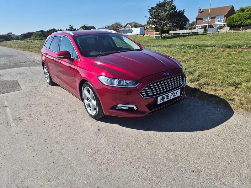 Used Ford Mondeo Titanium 180 HP (132 kW) 2018 Pearlescent ruby red Estate