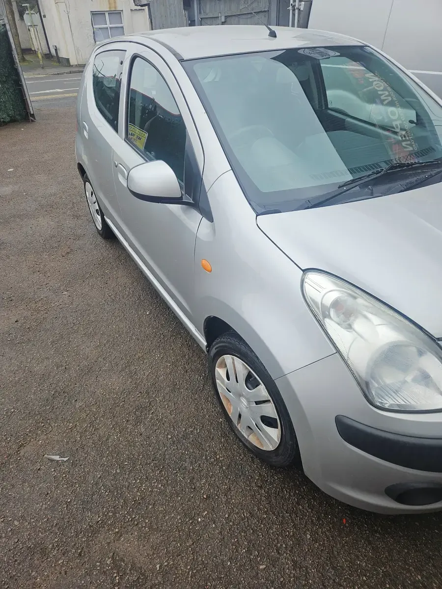 Used Nissan Pixo N-TEC 68 HP (50 kW) 2009 Silver Hatchback