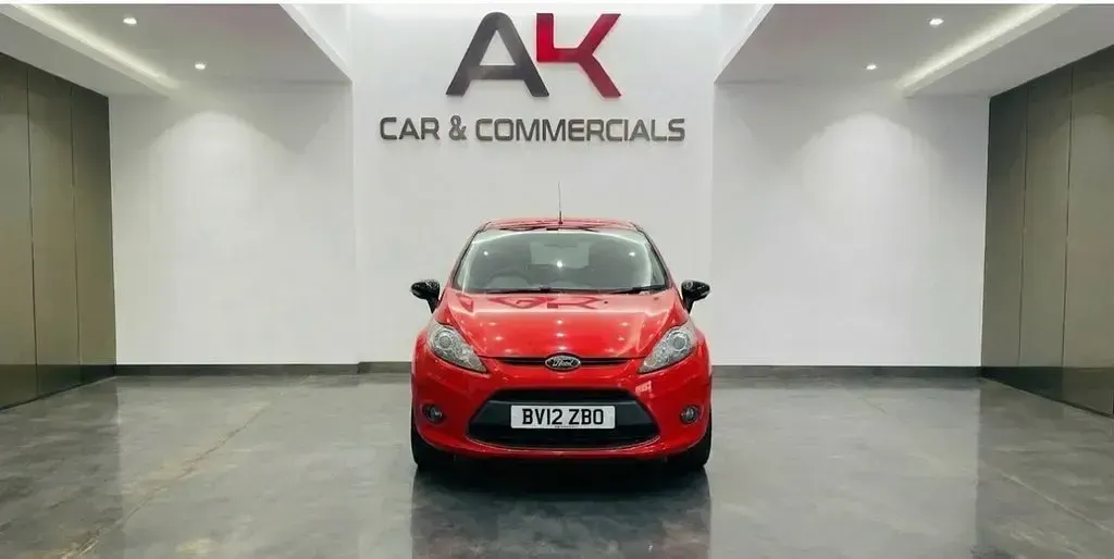 Used Ford Fiesta Style 82 HP (60 kW) 2012 Red Hatchback