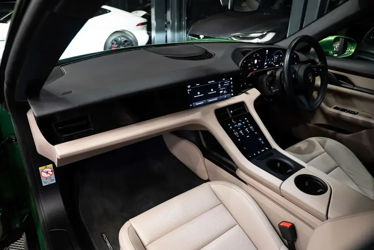 Used Porsche Taycan Sport Turismo 300 kW (408 HP) 2022 Green Estate