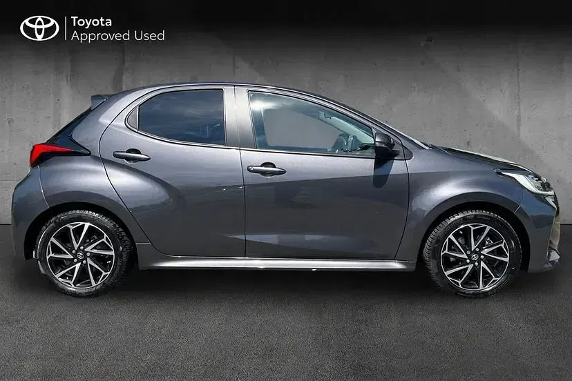 Used Toyota Yaris Design 114 HP (83 kW) 2023 Decuma grey Hatchback