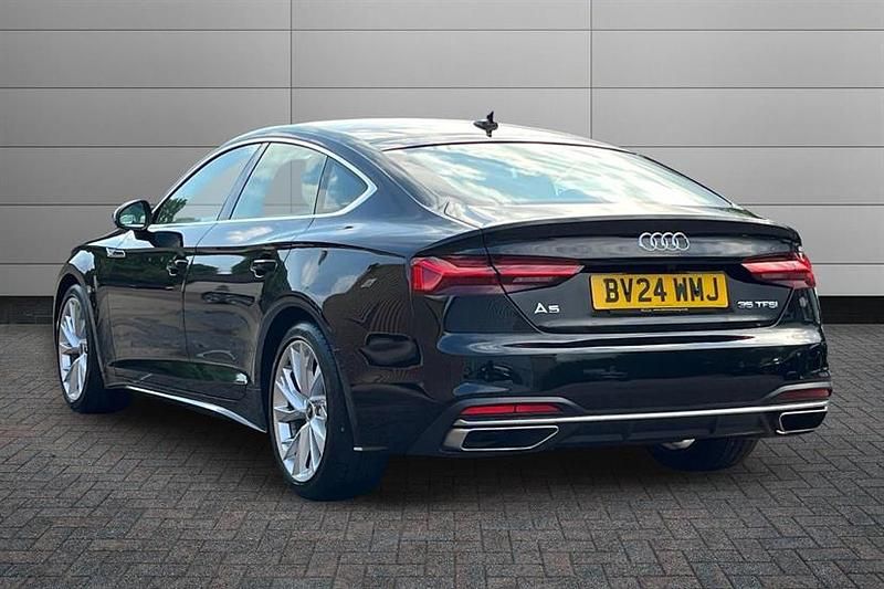 Używany Audi A5 Sport 150 KM (110 kW) 2024 Czarny Hatchback