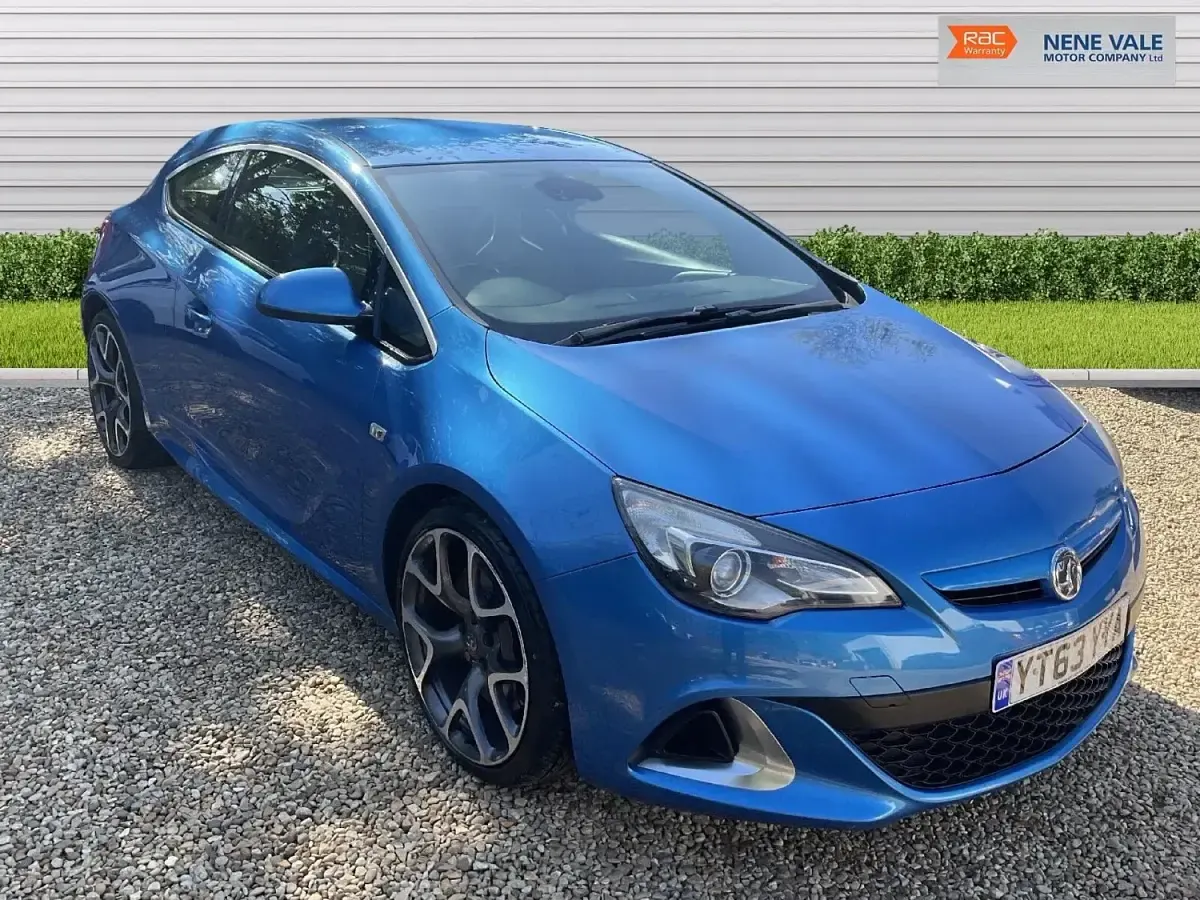 Second-hand Vauxhall Astra GTC S 2013 Albastru Hatchback