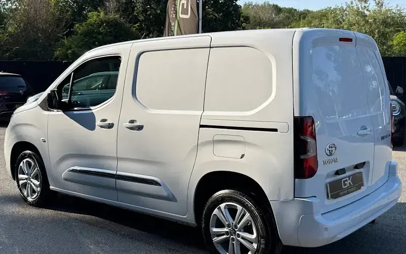 Used Toyota Proace City City 131 HP (96 kW) 2023 White MPV