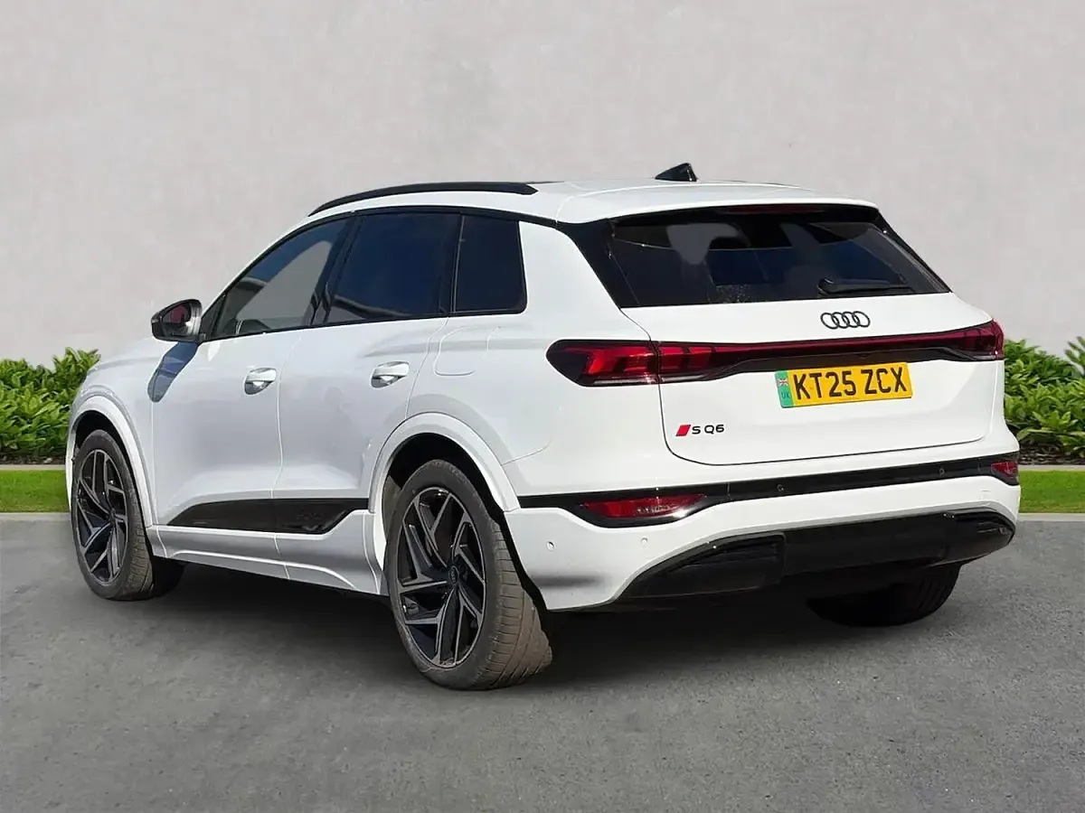 Used Audi S6 e-tron Premium 359 kW (489 HP) 2025 White Estate
