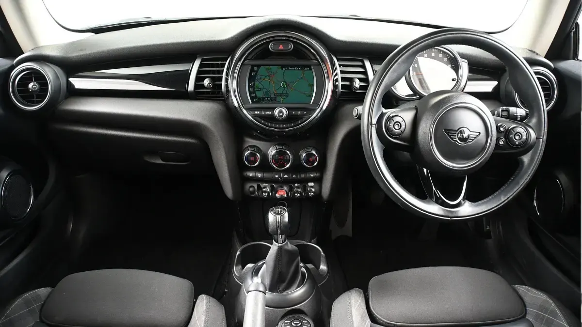 Used Mini Cooper S Hatch 189 HP (139 kW) 2018 White Hatchback
