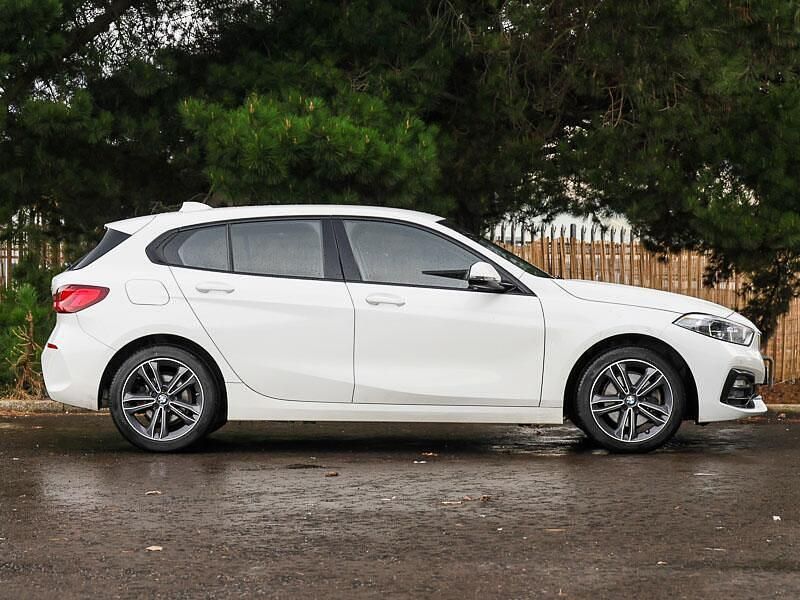 Used BMW 118 Sport Line 140 HP (102 kW) 2020 White Hatchback