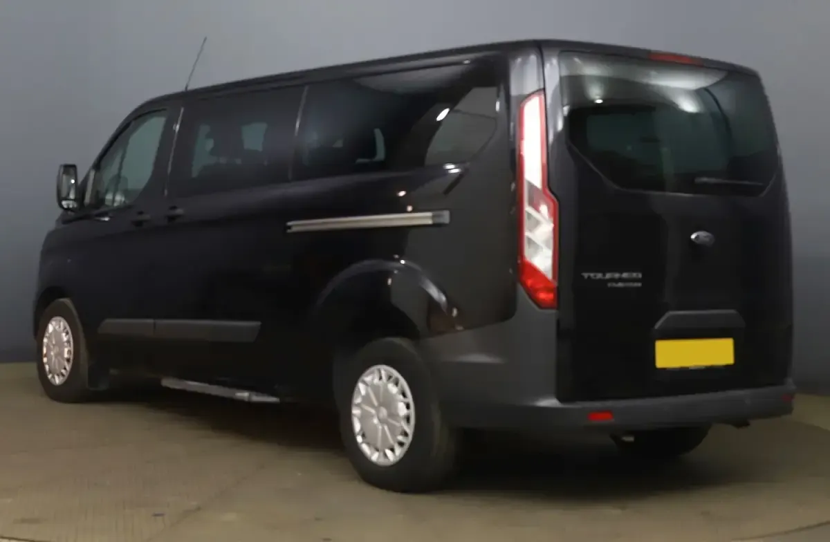 Used Ford 300 Zetec 125 HP (91 kW) 2015 Black Estate