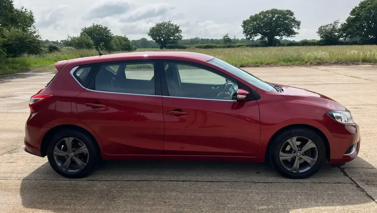 Used Nissan Pulsar Acenta 115 HP (84 kW) 2017 Red Hatchback