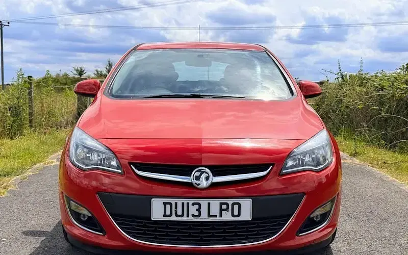 Used Vauxhall Astra SRi 140 HP (102 kW) 2012 Hatchback