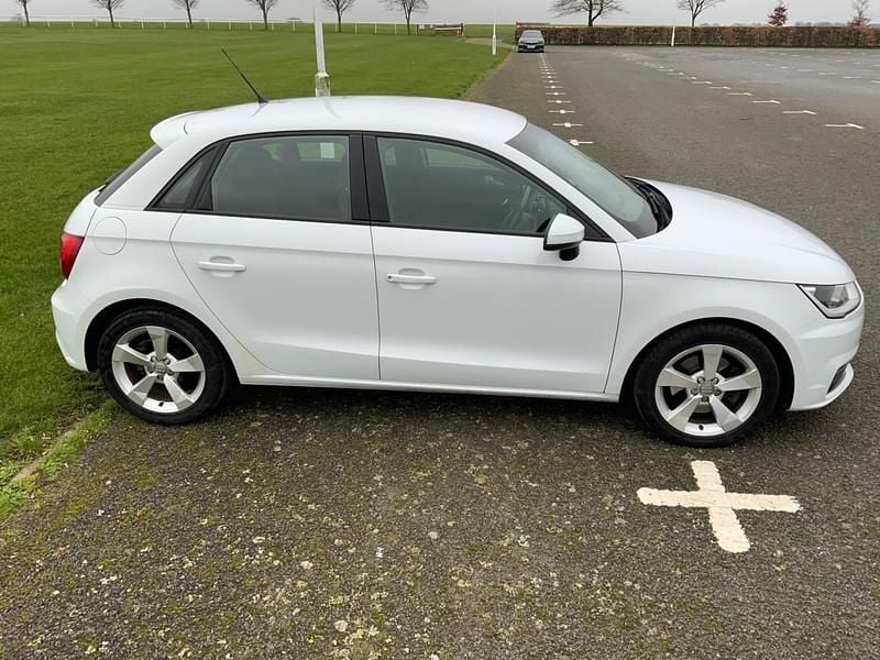 Used Audi A1 Sportback Sport 125 HP (91 kW) 2018 White Hatchback