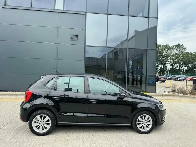 Used VW Polo SE 60 HP (44 kW) 2015 Black Hatchback