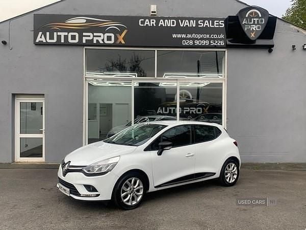 White Used 2018 Renault Clio IV Dynamique Hatchback | £6,450 (Good price) - Image 1/4