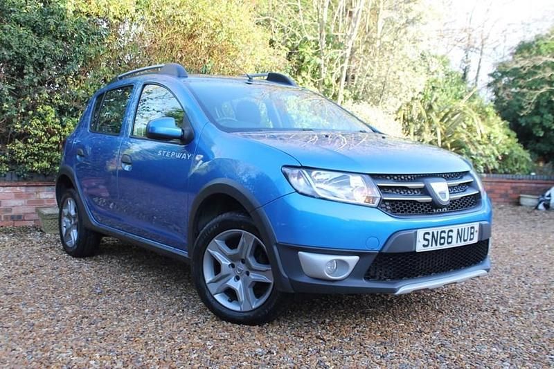Used 2016 Dacia Sandero Lauréate | £4,290 (Fair price) - Image 1/1