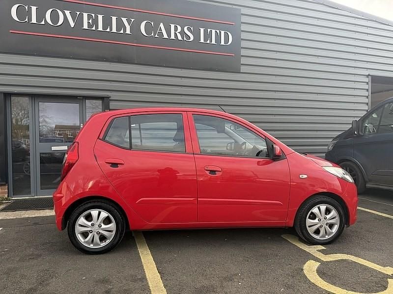 Used Hyundai i10 Active 85 HP (62 kW) 2011 Red Hatchback