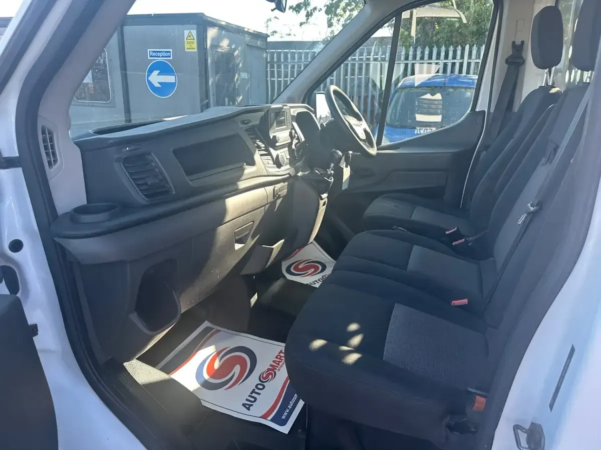 Used Ford Transit 130 HP (95 kW) 2020 White Cabriolet