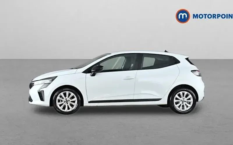 Used Renault Clio Evolution 90 HP (66 kW) 2024 White Hatchback