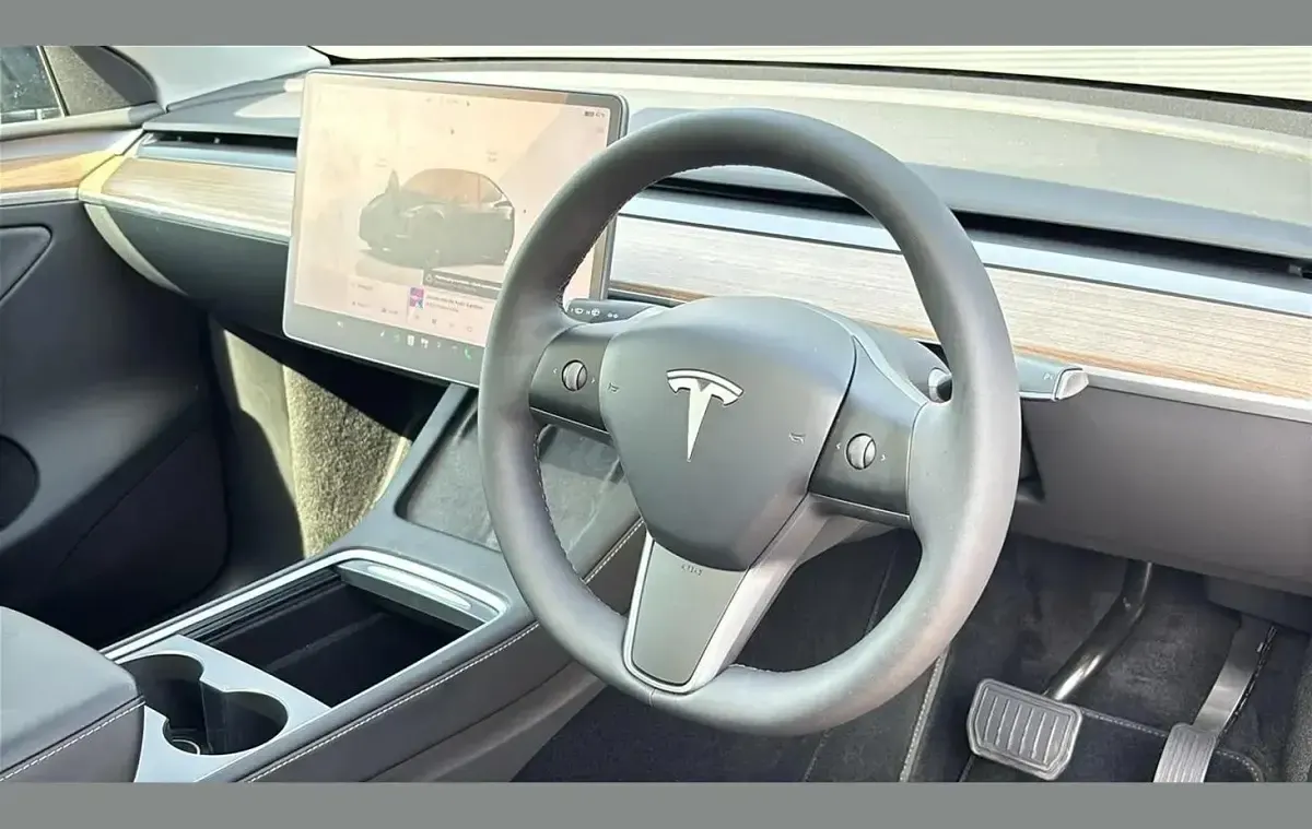 Used Tesla Model Y Long Range RWD 250 kW (341 HP) 2024 Black SUV