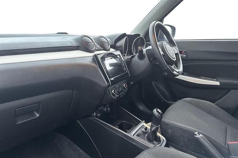 Used Suzuki Swift SZ-T 90 HP (66 kW) 2020 Speedy blue Hatchback