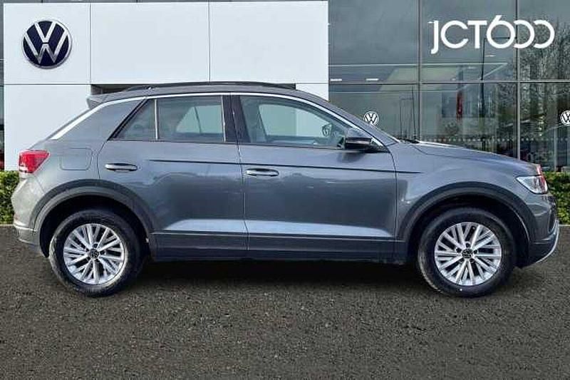 Used VW T-Roc Life 150 HP (110 kW) 2022 Grey SUV