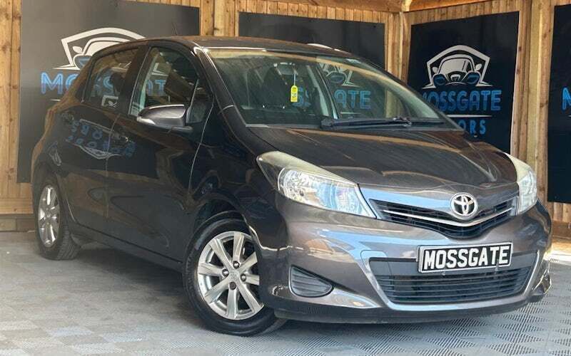 Grey Used 2012 Toyota Yaris Hatchback | £4,490 (Fair price) - Image 1/4