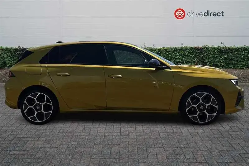 Used Vauxhall Astra Ultimate 2024 Yellow/black Hatchback