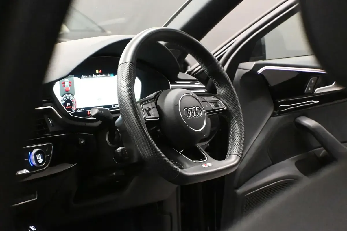 Used Audi A4 Black Edition 204 HP (150 kW) 2023 Black Estate