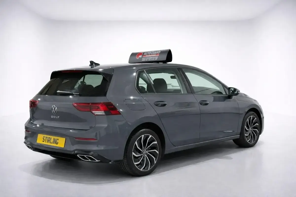 Używany VW Golf VIII Life 2023 Szary Hatchback