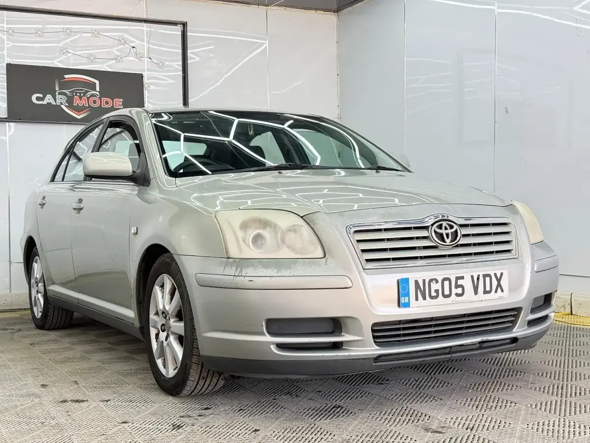 Used Toyota Avensis T3 129 HP (94 kW) 2005 Silver Hatchback