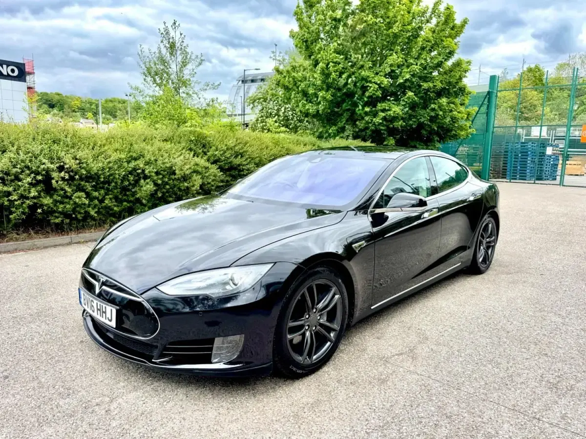 Używany Tesla Model S 314 kW (428 KM) 2016 Czarny Hatchback