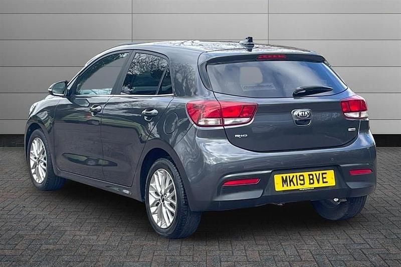 Used Kia Rio 99 HP (72 kW) 2019 Grey Hatchback
