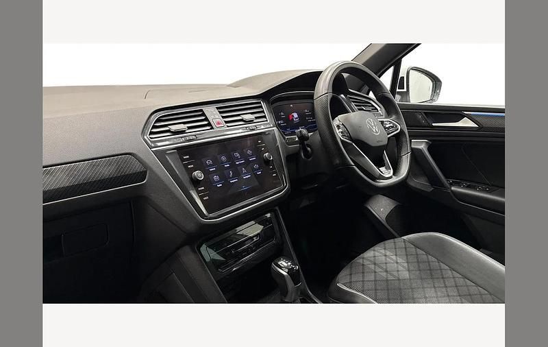 Used VW Tiguan R-line 187 HP (137 kW) 2022 White SUV