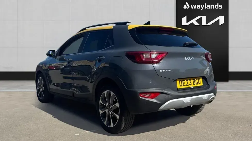 Used Kia Stonic 100 HP (73 kW) 2023 Grey SUV