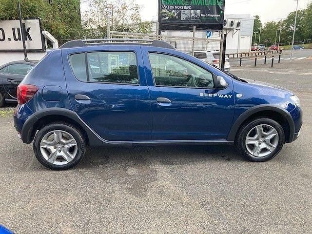 Gebraucht Dacia Sandero Essentiel 90 PS (66 kW) 2019 Blau Kleinwagen