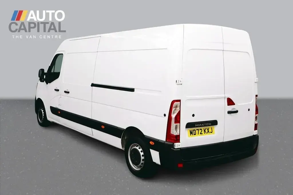 Used Renault Master Business 135 HP (99 kW) 2022 White MPV