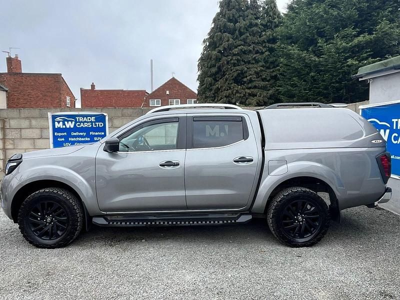 Used Nissan Navara Tekna 190 HP (139 kW) 2018 Grey Pickup