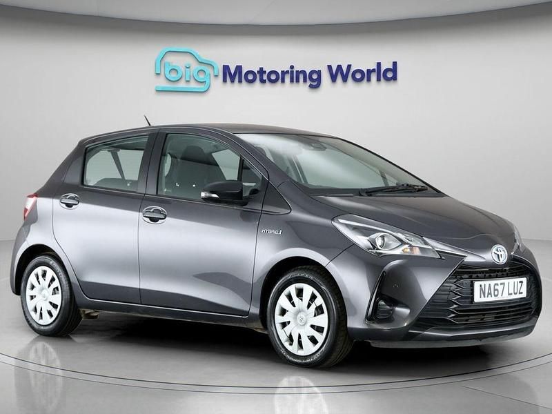 Grey Used 2017 Toyota Yaris Hybrid Active Hatchback | £9,785 (Super price) - Image 1/4