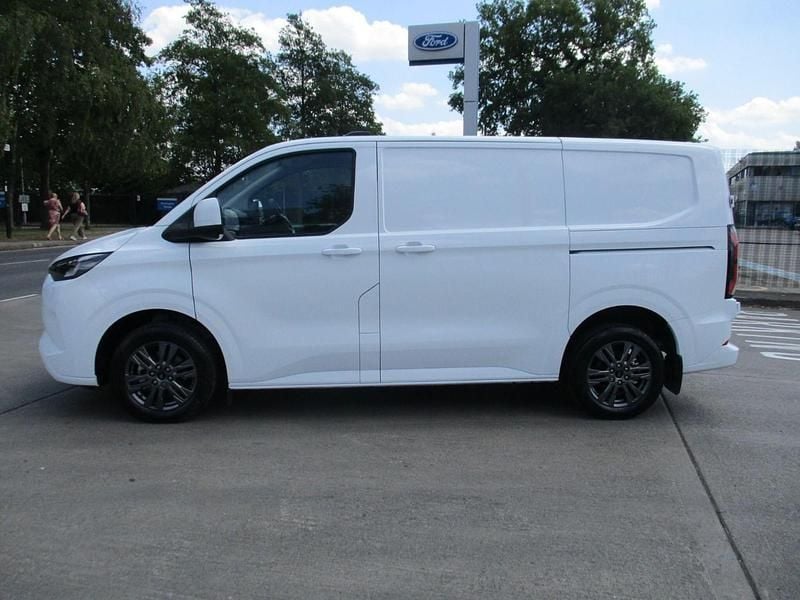 Ny Ford Transit Limited 100 kW (136 HK) 2025 Vit Van