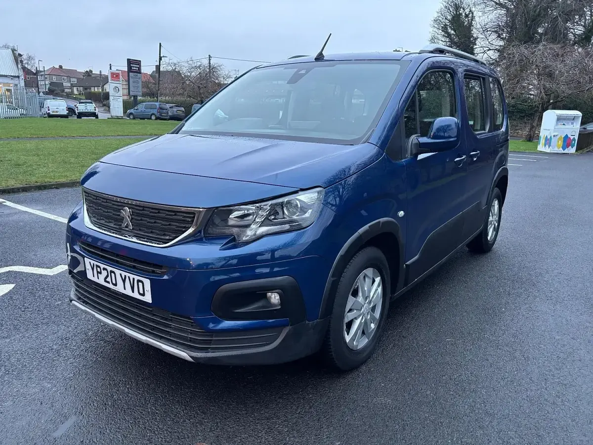 Used Peugeot Rifter Allure 131 HP (96 kW) 2020 Blue MPV