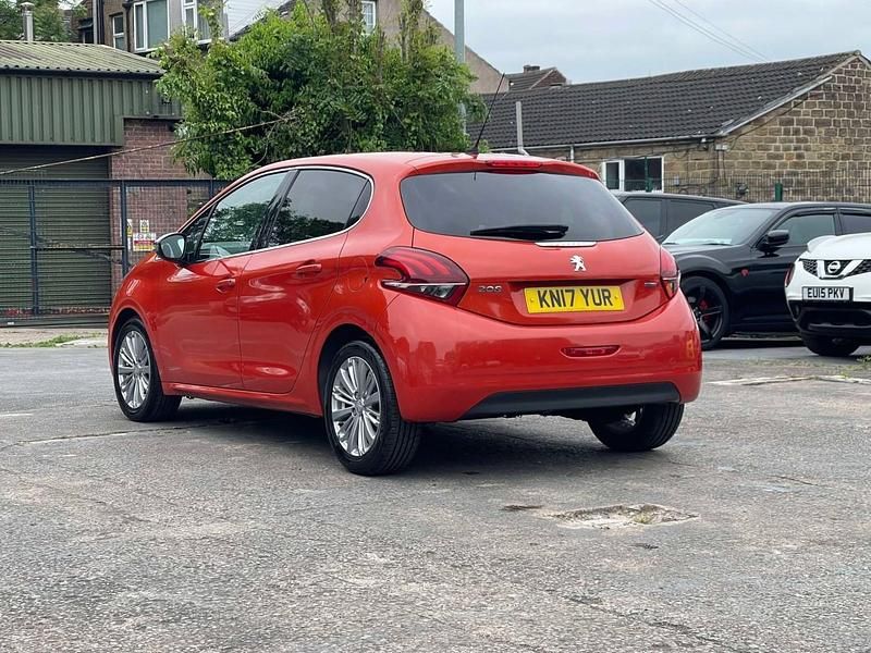 Used Peugeot 208 Allure 2017 Orange Hatchback