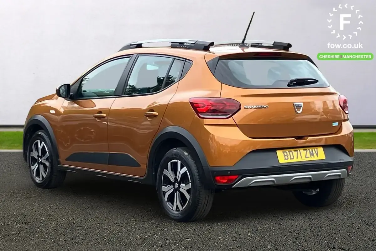 Begagnad Dacia Sandero Prestige 100 HK (73 kW) 2021 Orange Halvkombi