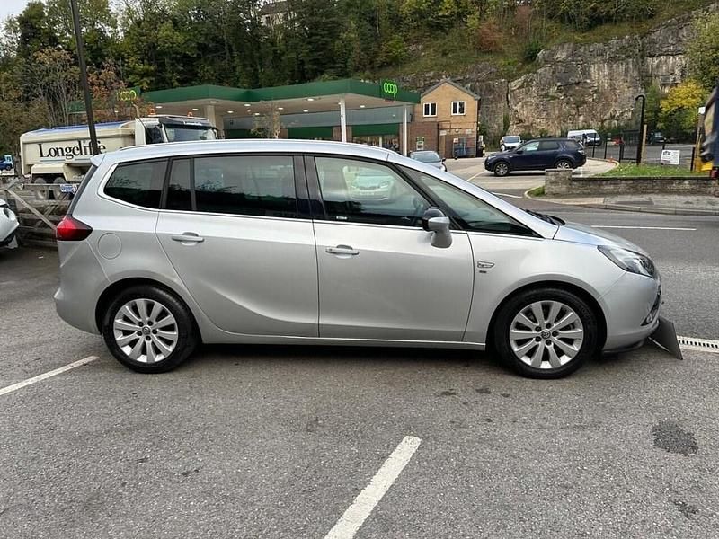 Used Vauxhall Zafira Tourer S 170 HP (125 kW) 2016 Silver MPV