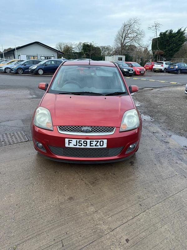 Usado Ford Fiesta Ghia 2009 Vermelho Citadino