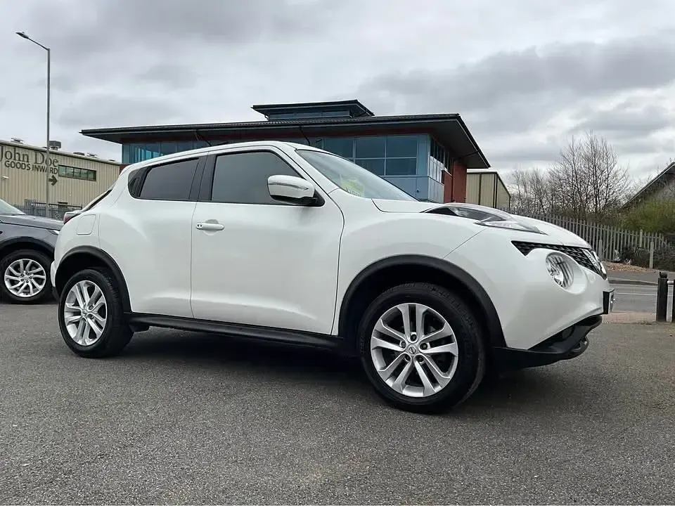 Used Nissan Juke N-Connecta 110 HP (80 kW) 2018 White SUV