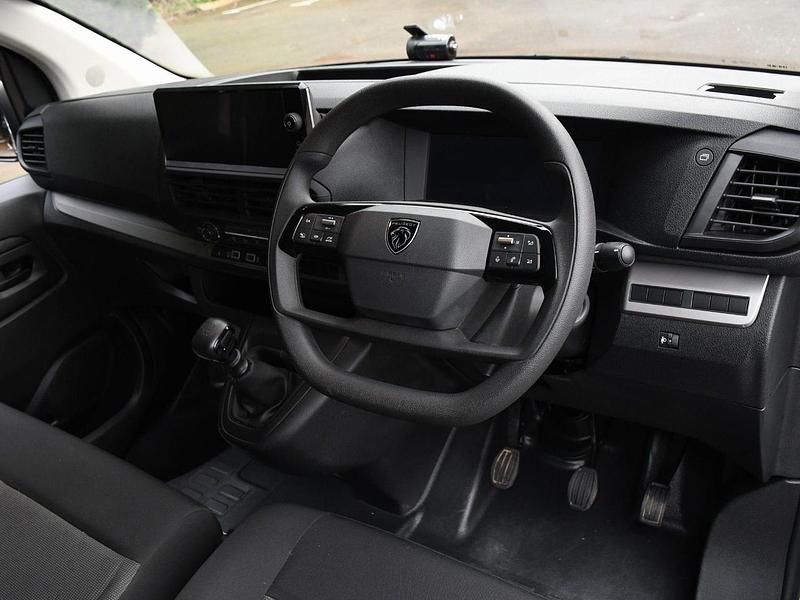 Used Peugeot Expert 145 HP (106 kW) 2024 White Van