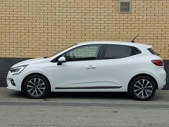 Used Renault Clio V Iconic 100 HP (73 kW) 2020 White Hatchback