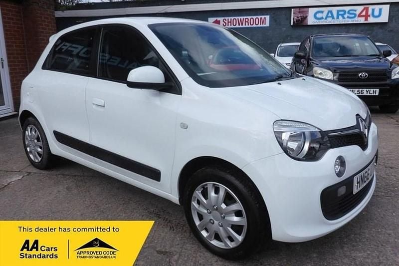 Used Renault Twingo Play 70 HP (51 kW) 2016 White Hatchback